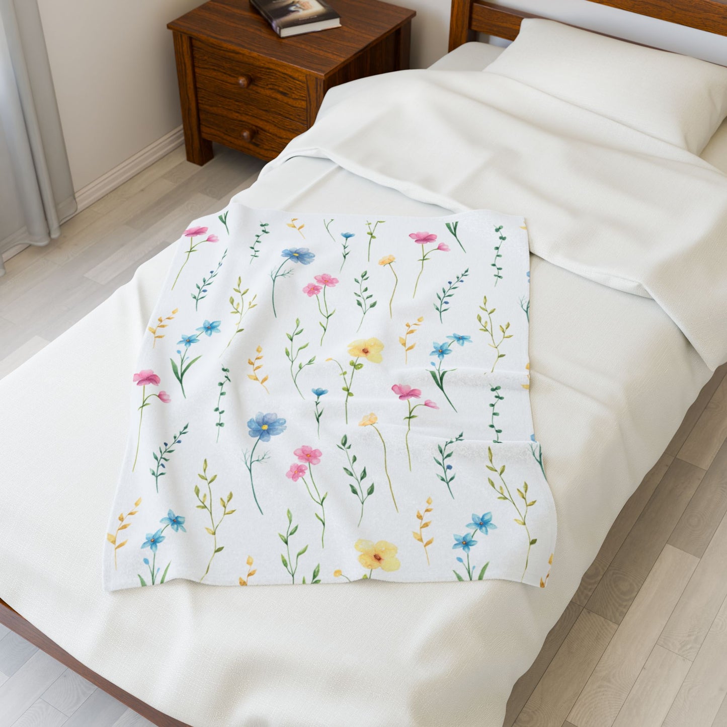 Floral Velveteen Plush Blanket, Mom Gift, Granma Gift, Cozy Home Decor, Soft Throw for Gift, Blanket for Kids, Flower Pattern Blanket